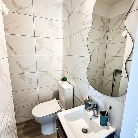 Oasis By The Pool Holiday home *