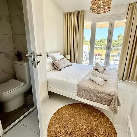 Oasis By The Pool Holiday home