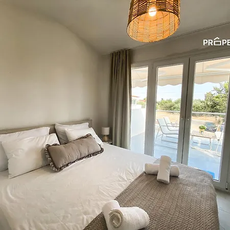 Oasis By The Pool Nea Kallikrateia