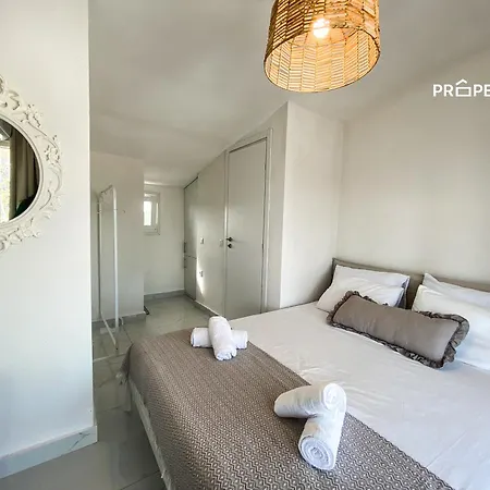 Holiday home Oasis By The Pool