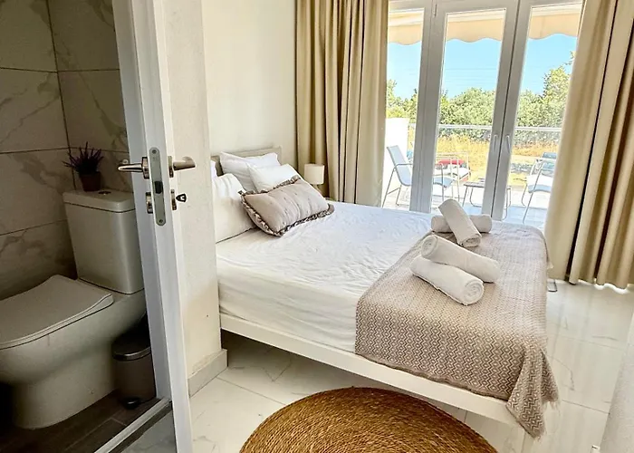 Oasis By The Pool 度假居