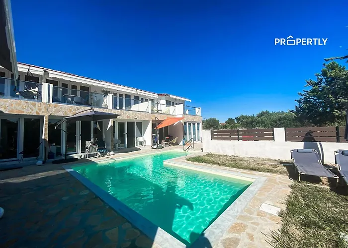 Oasis By The Pool * Nea Kallikrateia