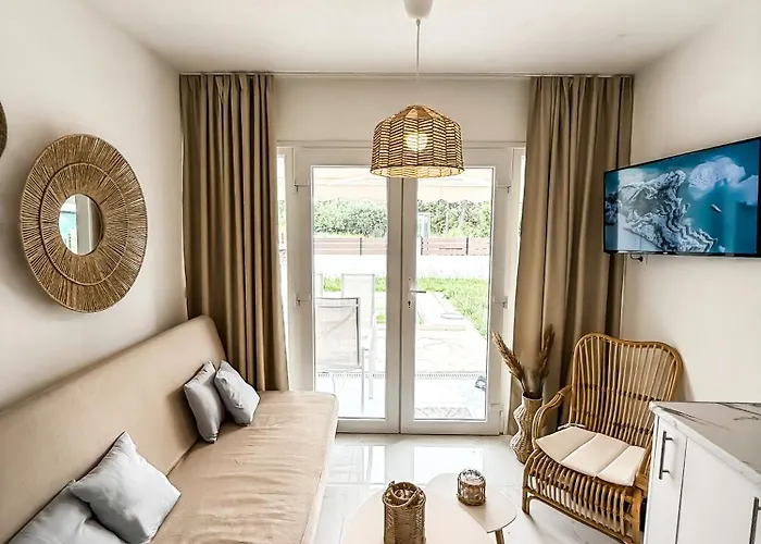 Oasis By The Pool Casa de Férias Nea Kallikrateia